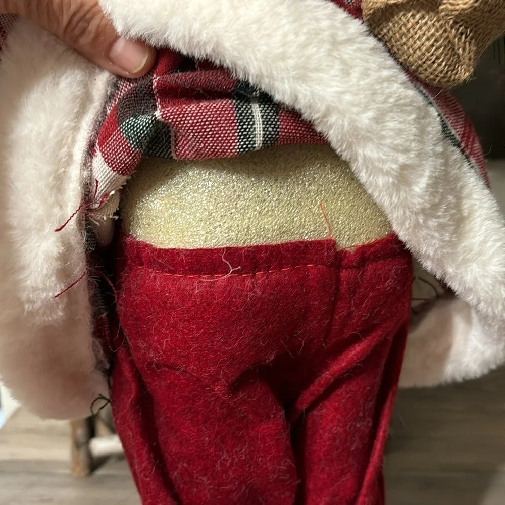 NWT WINTER WONDER LANE FAUX FUR PLAID SANTA WITH BOTTLE BRUSH TREE & BURLAP SACK